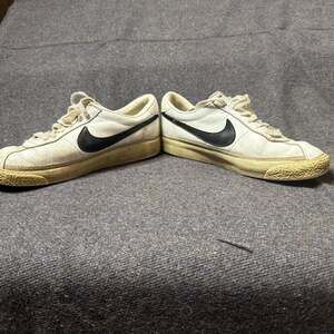 Vintage 1981 Nike Bruin Leather Low Top Sneakers White Black Made in Taiwan